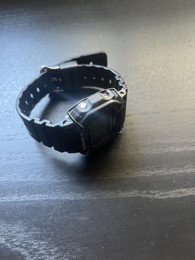 CASIO G-Shock DW-5600UE