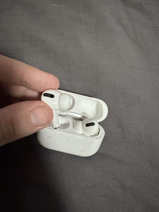 Навушники Apple AirPods Pro with MagSafe Charging Case (MLWK3) 2021