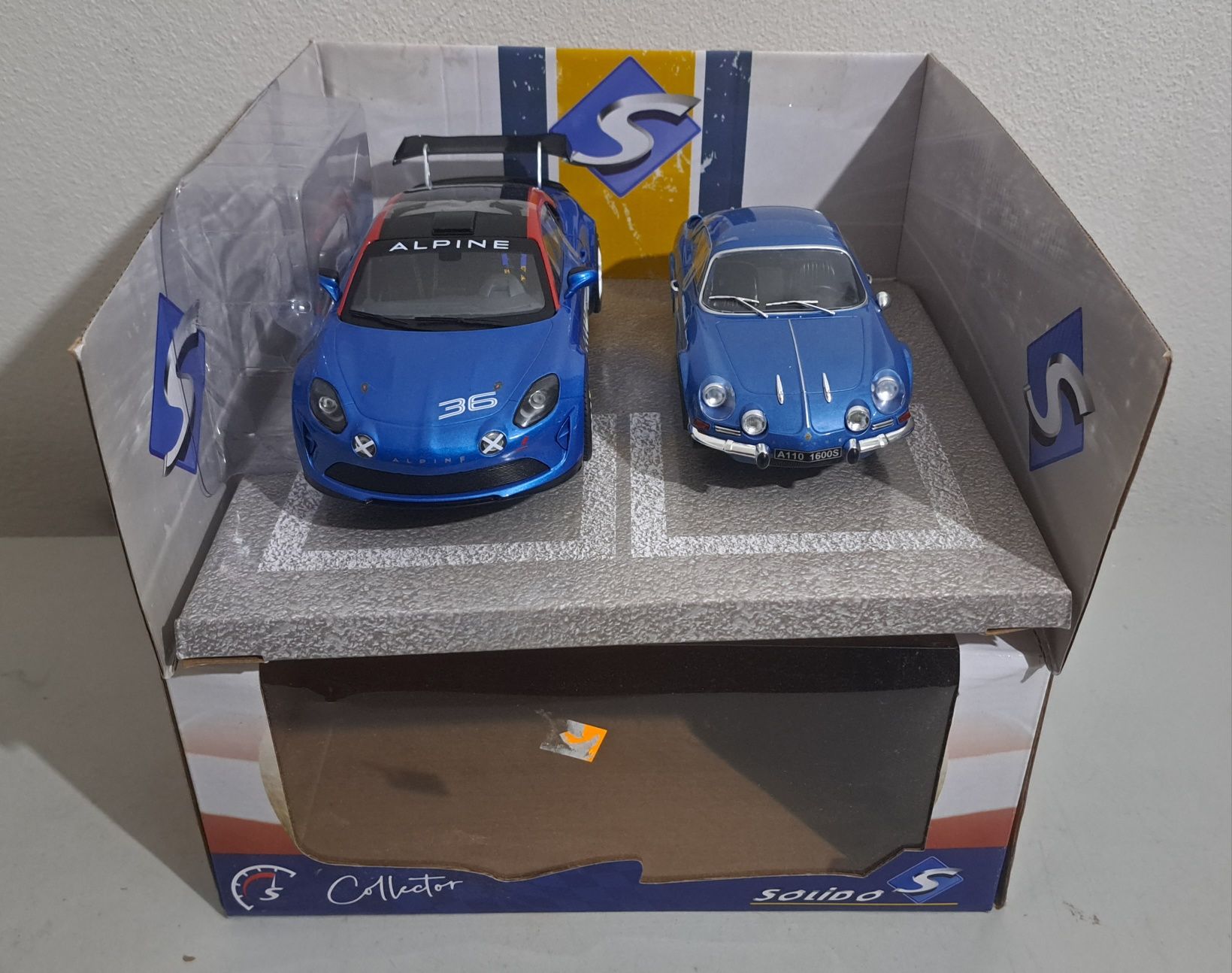 Pack 2 Miniaturas Alpine 1:18