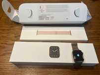Apple Watch 5 40mm Stainless Milanese Loop CEL MWX72WB/A złoty A2156