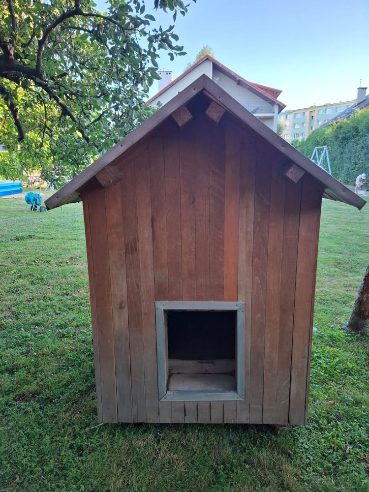 Buda dla psa ocieplana