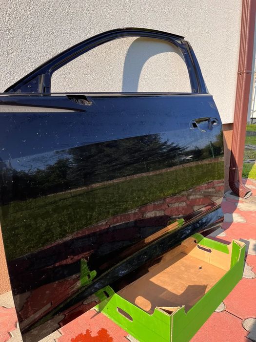 DRZWI LEWE PRZOD SEDAN