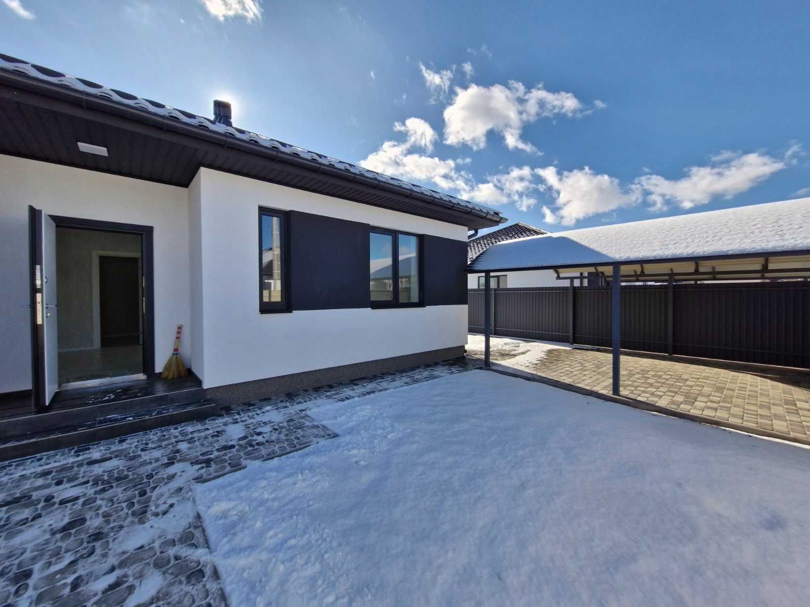 Продам новий будинок 105 м2 з ремонтом