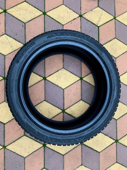 225/45 R18 Hankook Winter I*Cept Evo3. Шини зимові 4 шт.