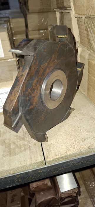 Фрези по дереву різні