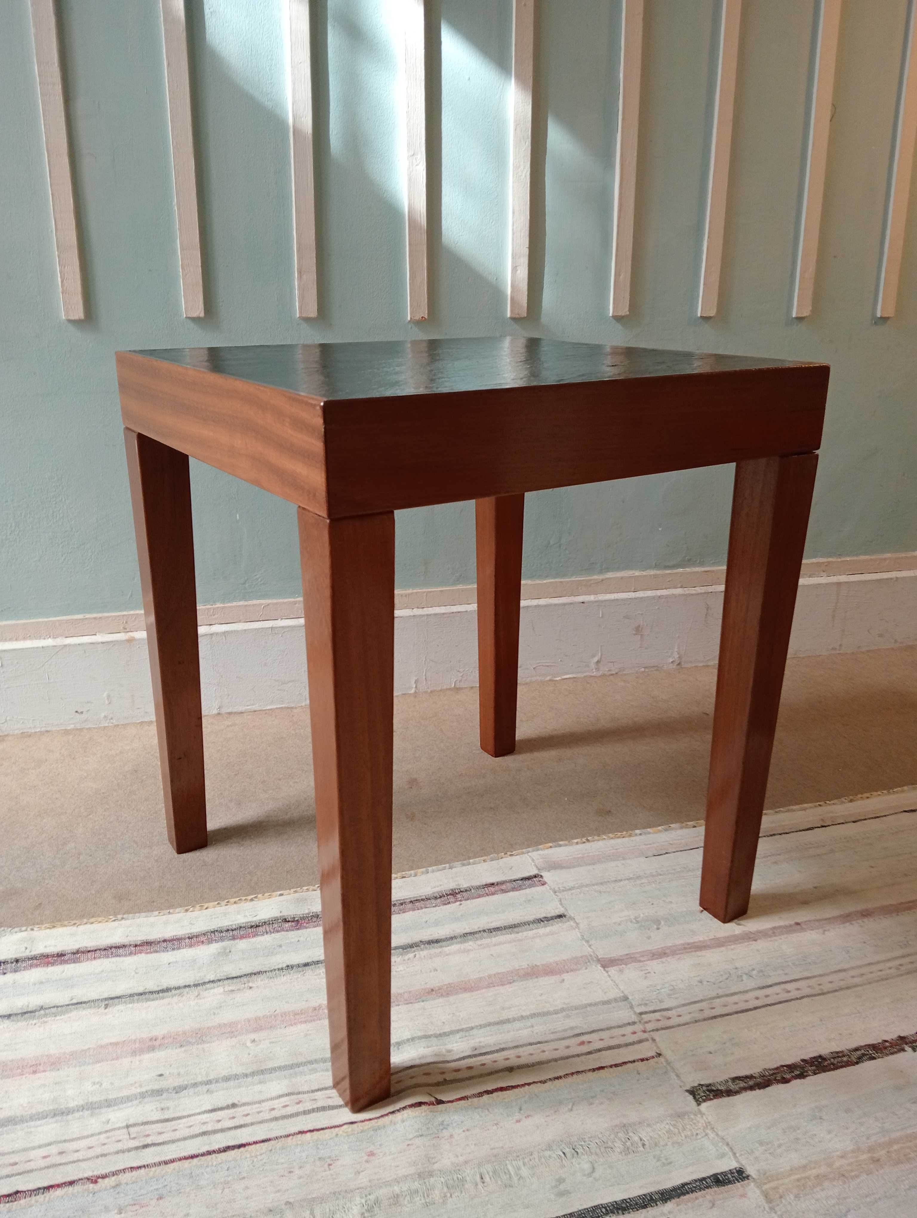 Mesa de refeição (63cm X 63cm)