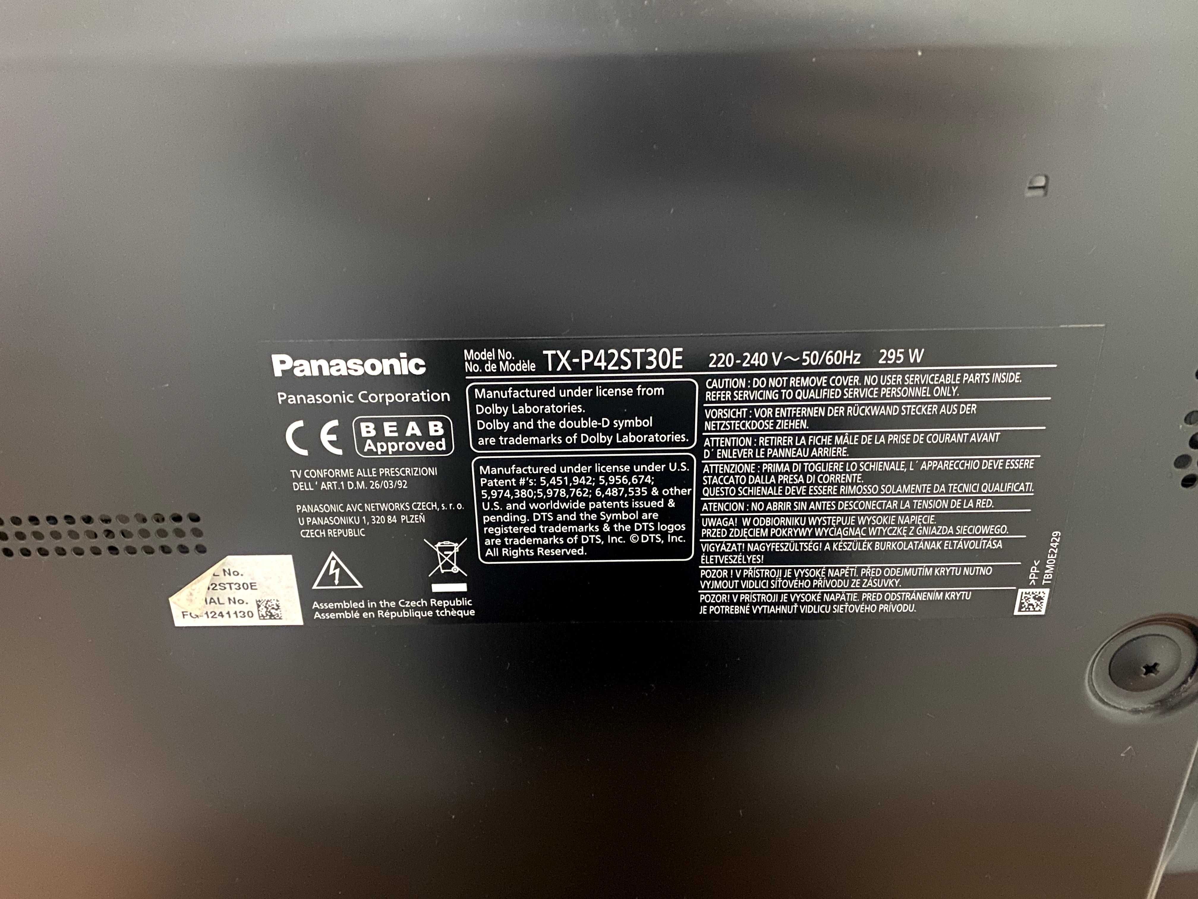 Televisão Panasonic 42" com pequena avaria