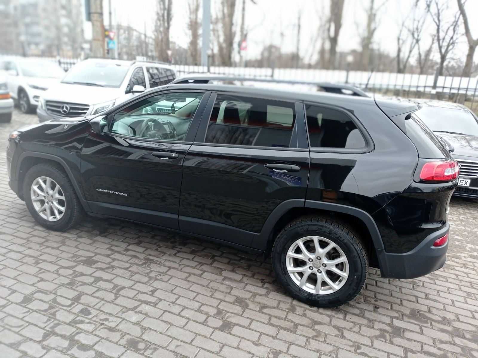 Jeep Cherokee 2017 року 2,4 л./бензин