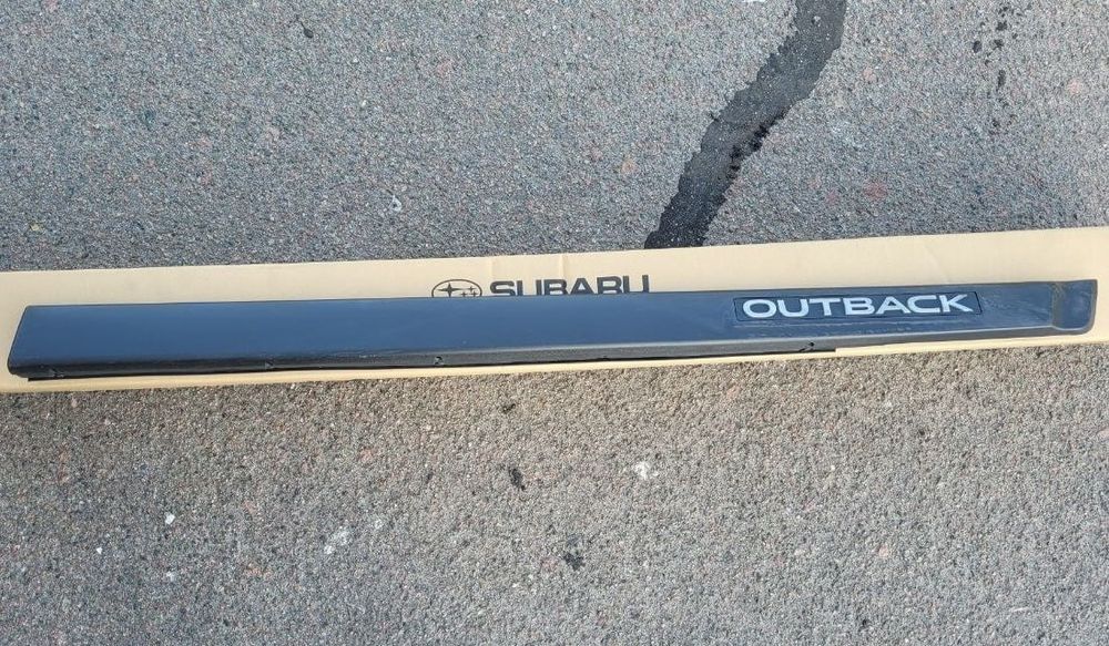 Молдинг Накладка дверей передних правых B15 SUBARU OUTBACK 91112AL420