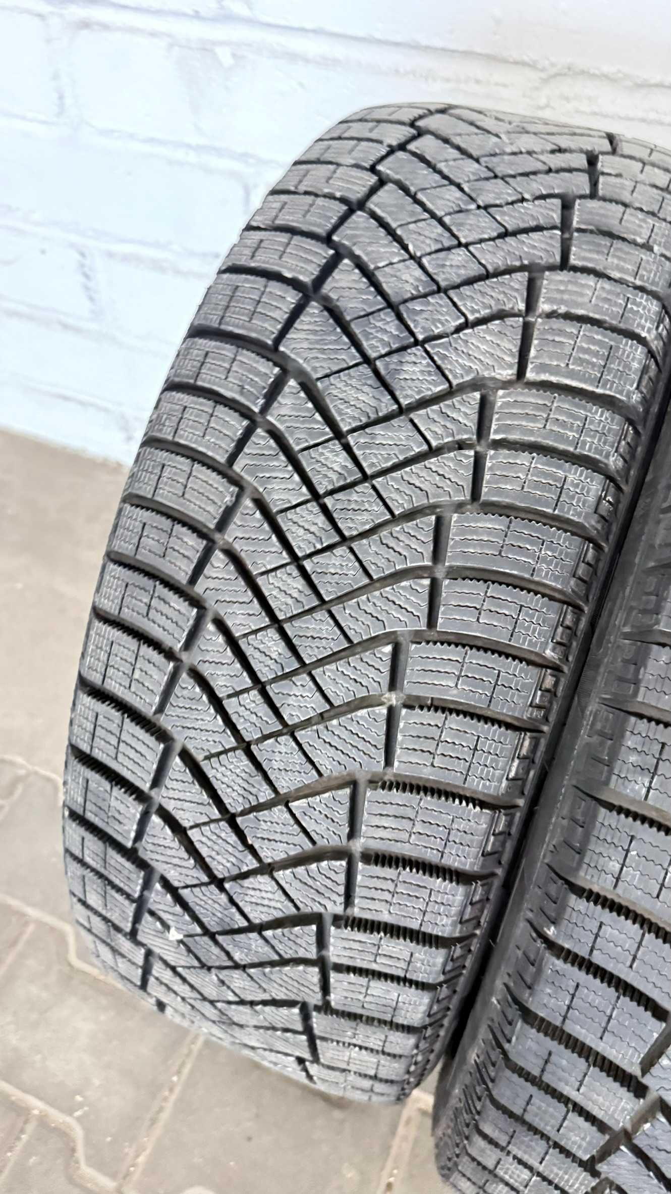 Opony zimowe PIRELLI ICE ZERO 225/45/19 8,5 mm 21 rok super stan
