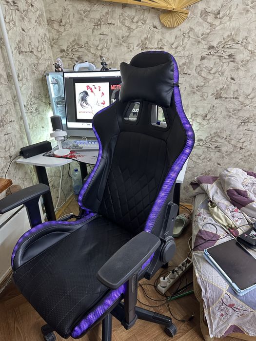 Продам ігрове крісло з LED підсвіткою