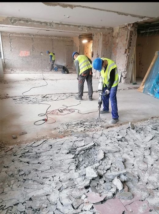 Skuwanie kucie tynków posadzek rozbiórka ścian stropów dachów