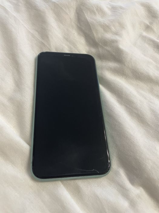 Продам айфон 11 на 128 Гб