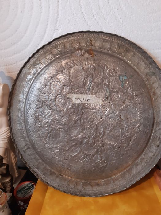 Prato metálico decorativo