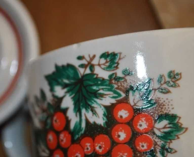 Набор для завтрака / Обеденный сервиз. Тарелки, чашки, пашотницы