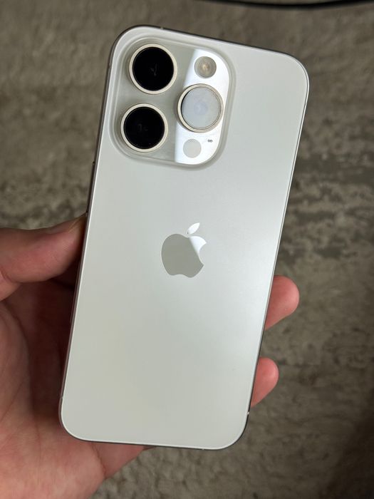 iPhone 15 pro 256 gb white titanium