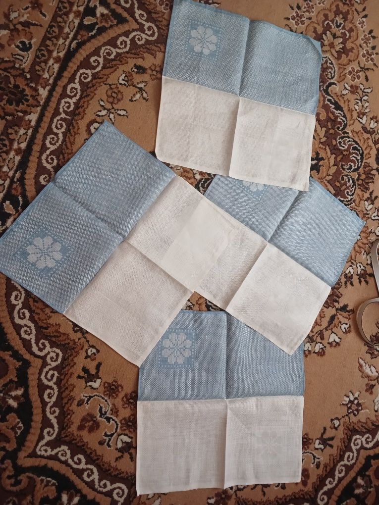 Салфетки льняные.. Новые. 4 штуки. 45×45.