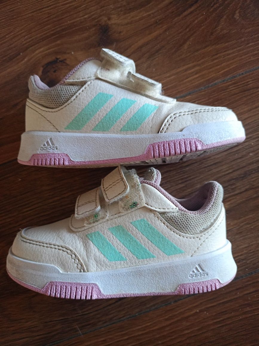 Buty dla dziewczynki adidas rozmiar 23