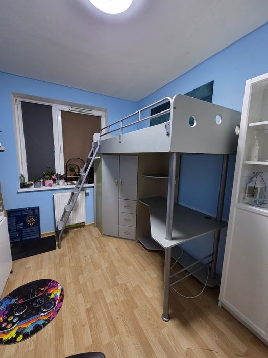 Łóżko na antresoli