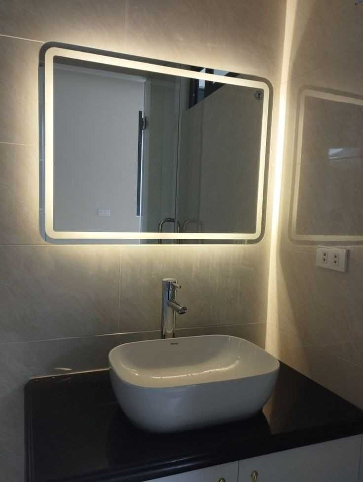 дзеркало з підсвіткою у вану