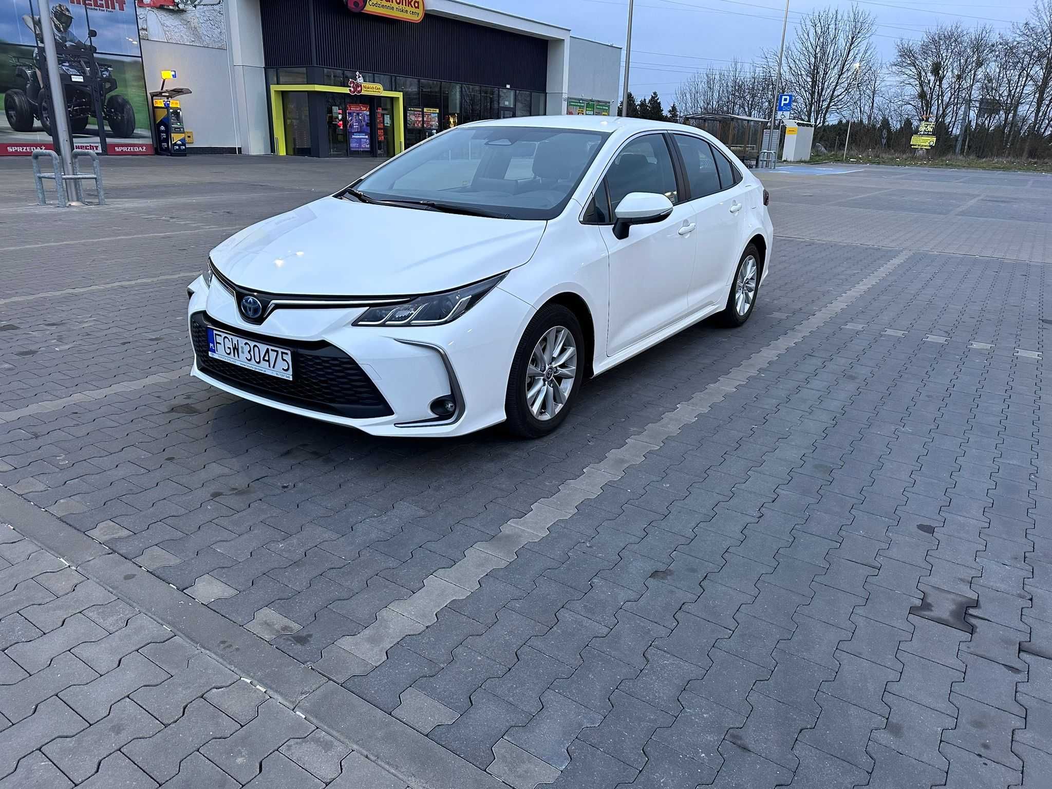 Wypożyczalnia Busów Aut Osobowych Automat HEV LPG  ON Wynajem 7 8 osób