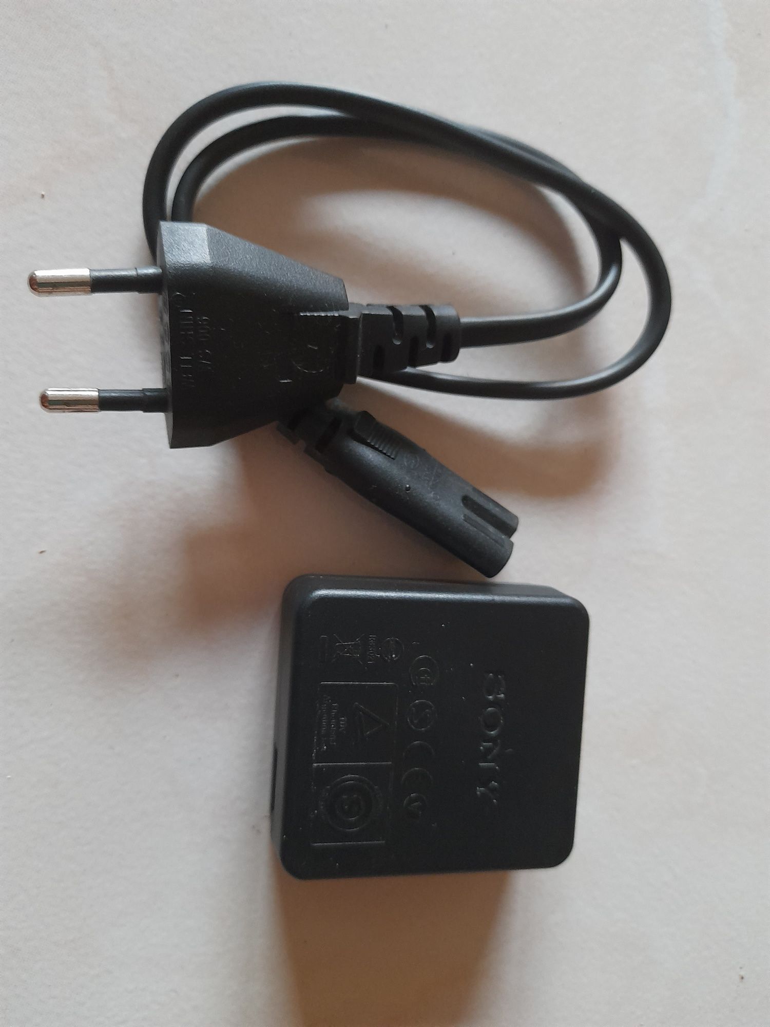 Adaptador Sony AC - UB10