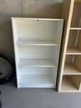 Regał ikea średniej wielkości