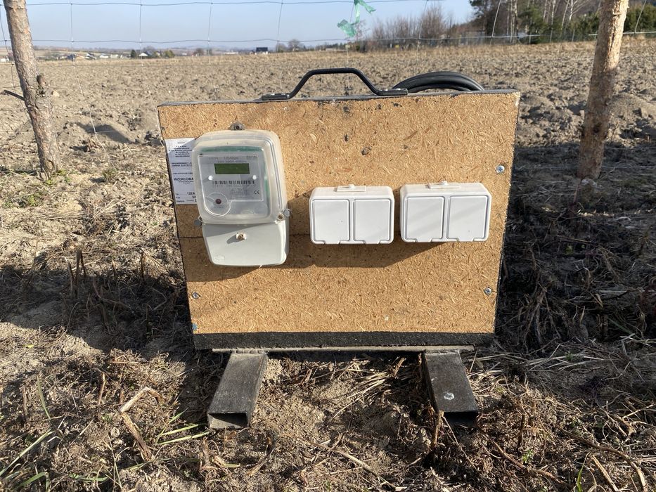 Tymczasowa skrzynka elektryczna na budowę