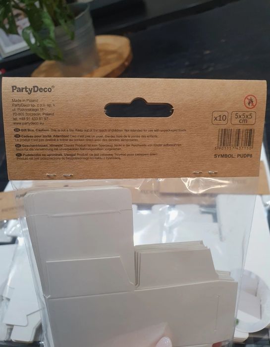 Białe pudełko pudełeczko podziękowanie dla gości 70szt 5x5x5cm wyprzed