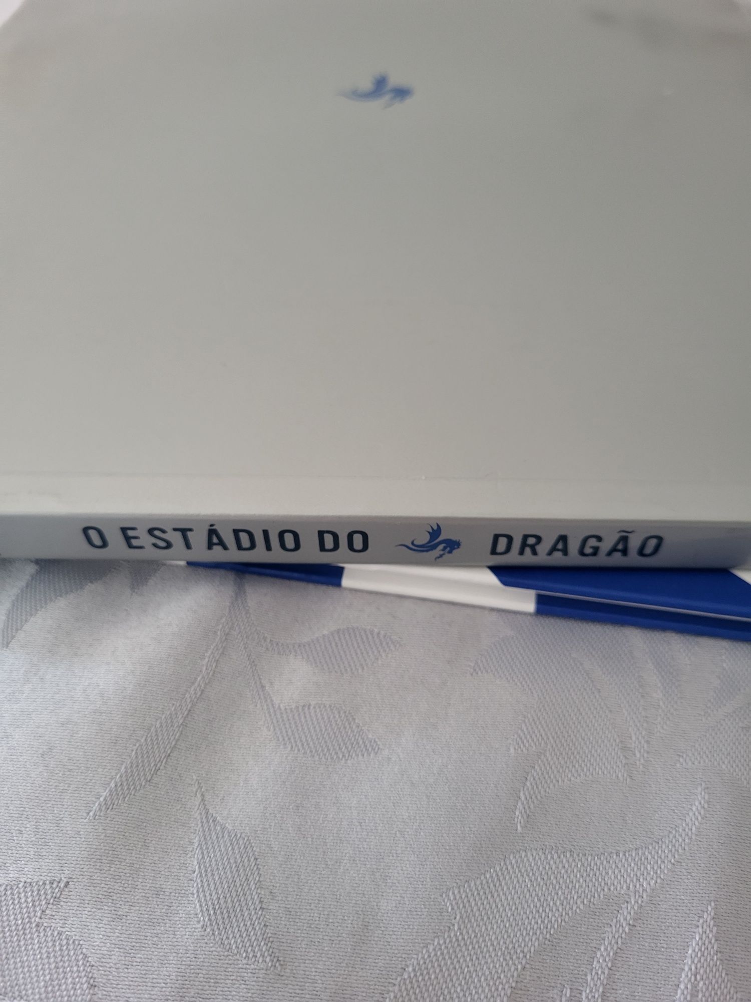 Livro estádio do dragão