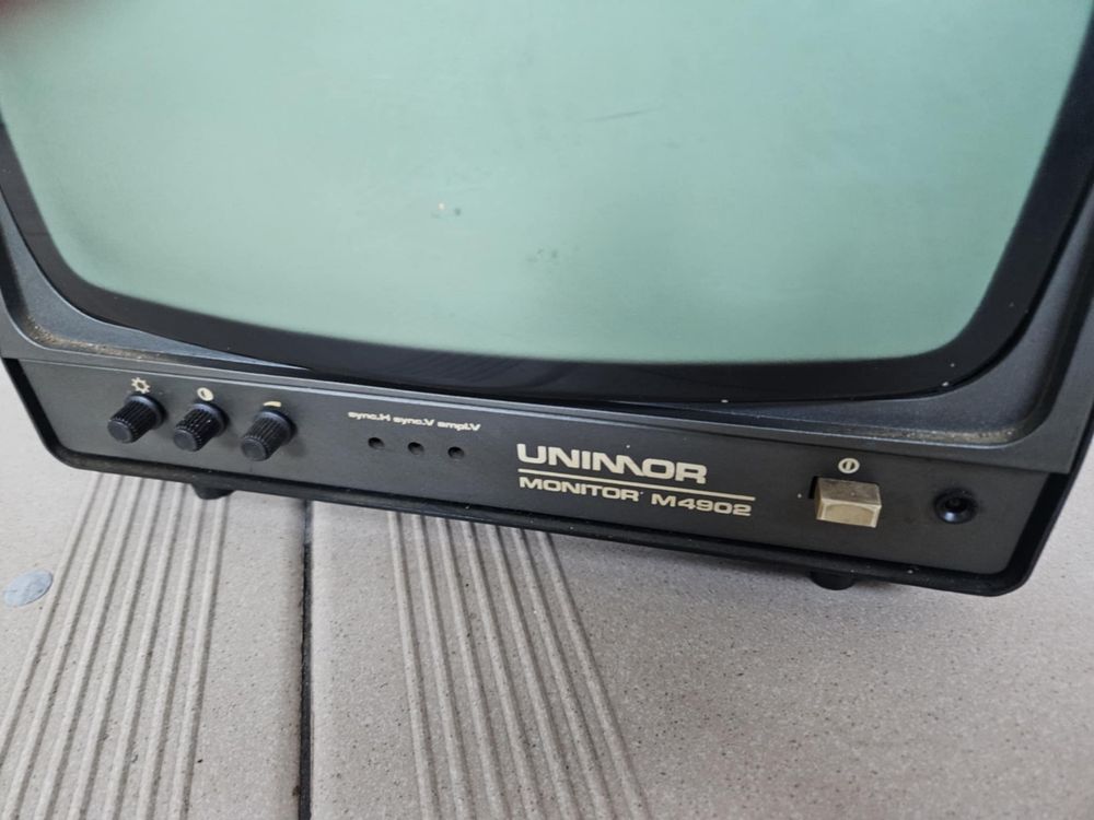 Monitor UNIMOR M4902 – retro sprzęt z PRL – sprawny