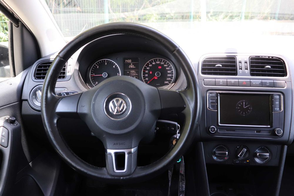 VW POLO ALL BLACK 2011 1.2 TDI