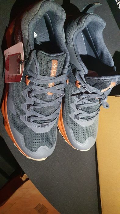 Sapatilhas Columbia, novas na caixa, 42,5