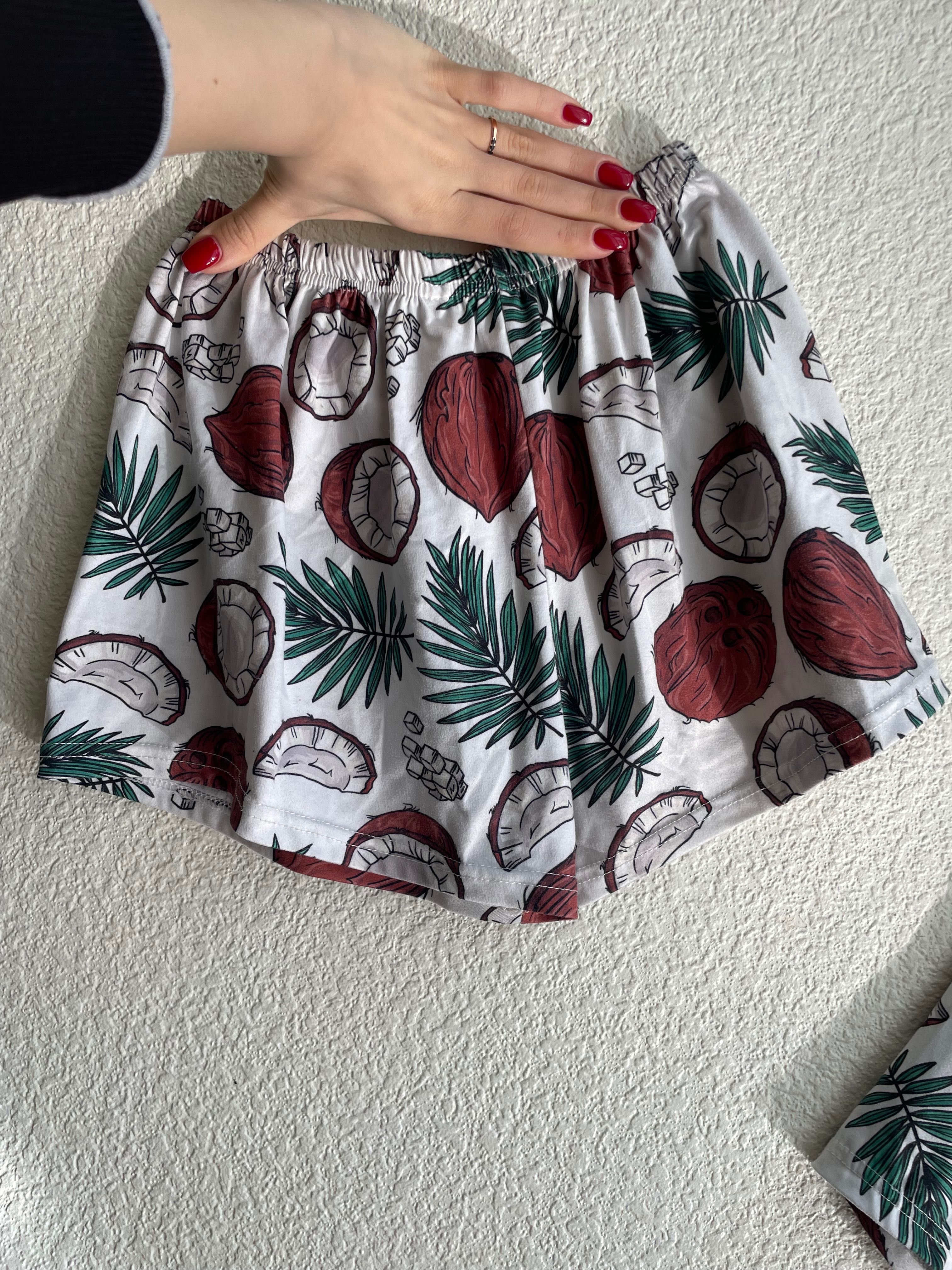 Легка піжама (футболка та шорти) з принтом кокос