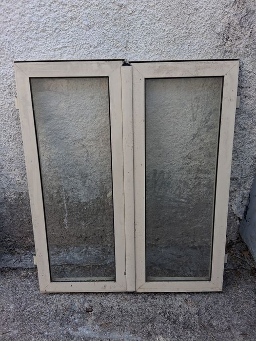 Porta de entrada e 3 janelas