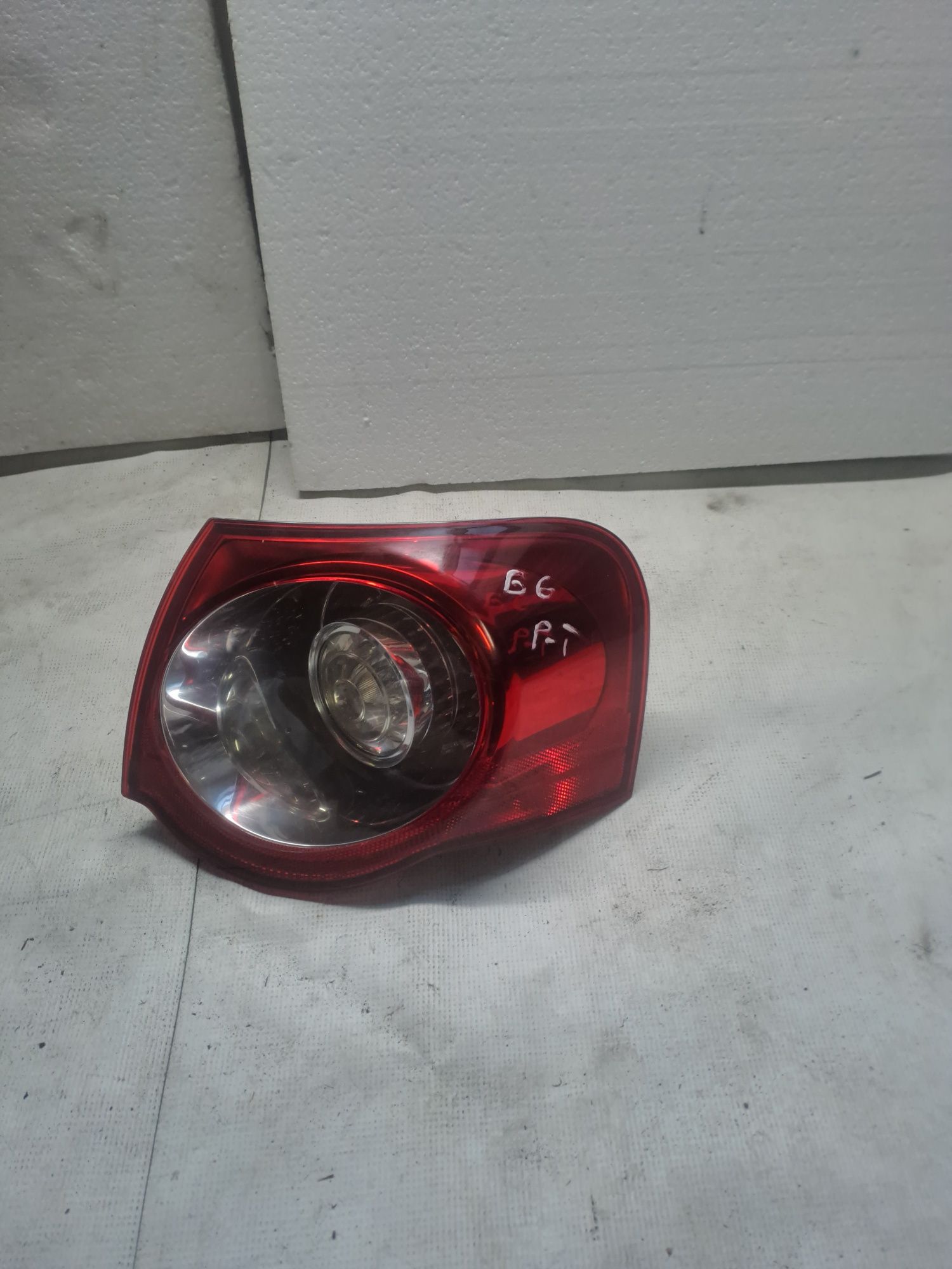 Lampa tylna tył prawa Vw Passat B6 05-10