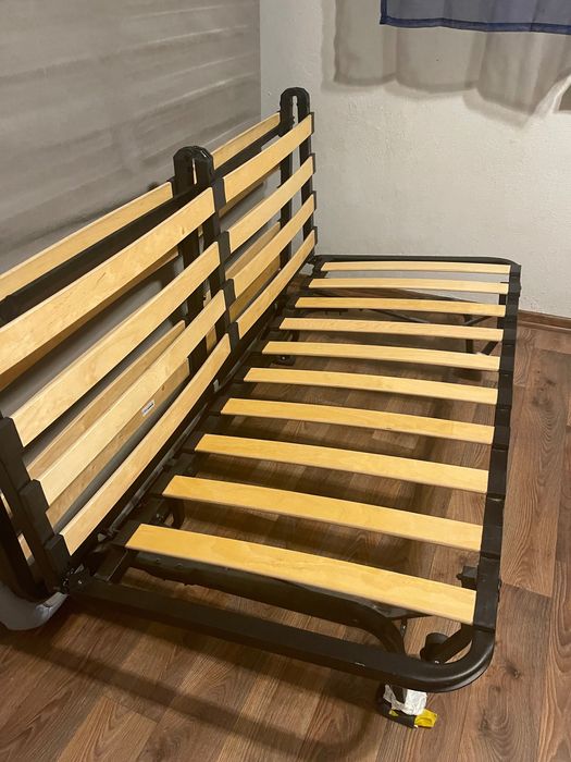Łóżko z materacem 160x200 – jak nowe!