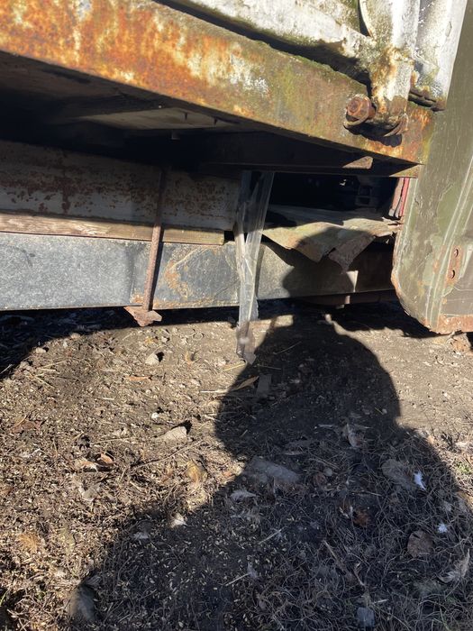 Уаз -хороша машина для  села,мости коробка роздакка,все працює!