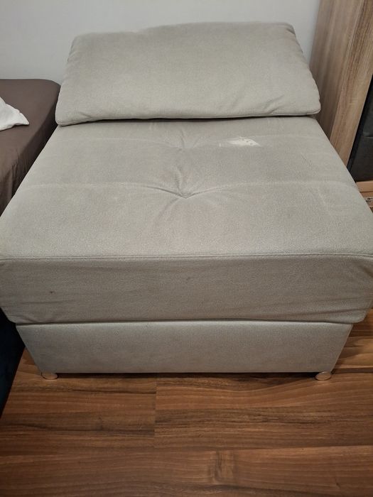 Sofá cama 3 lugares com 1 poltrona e 2 puffs