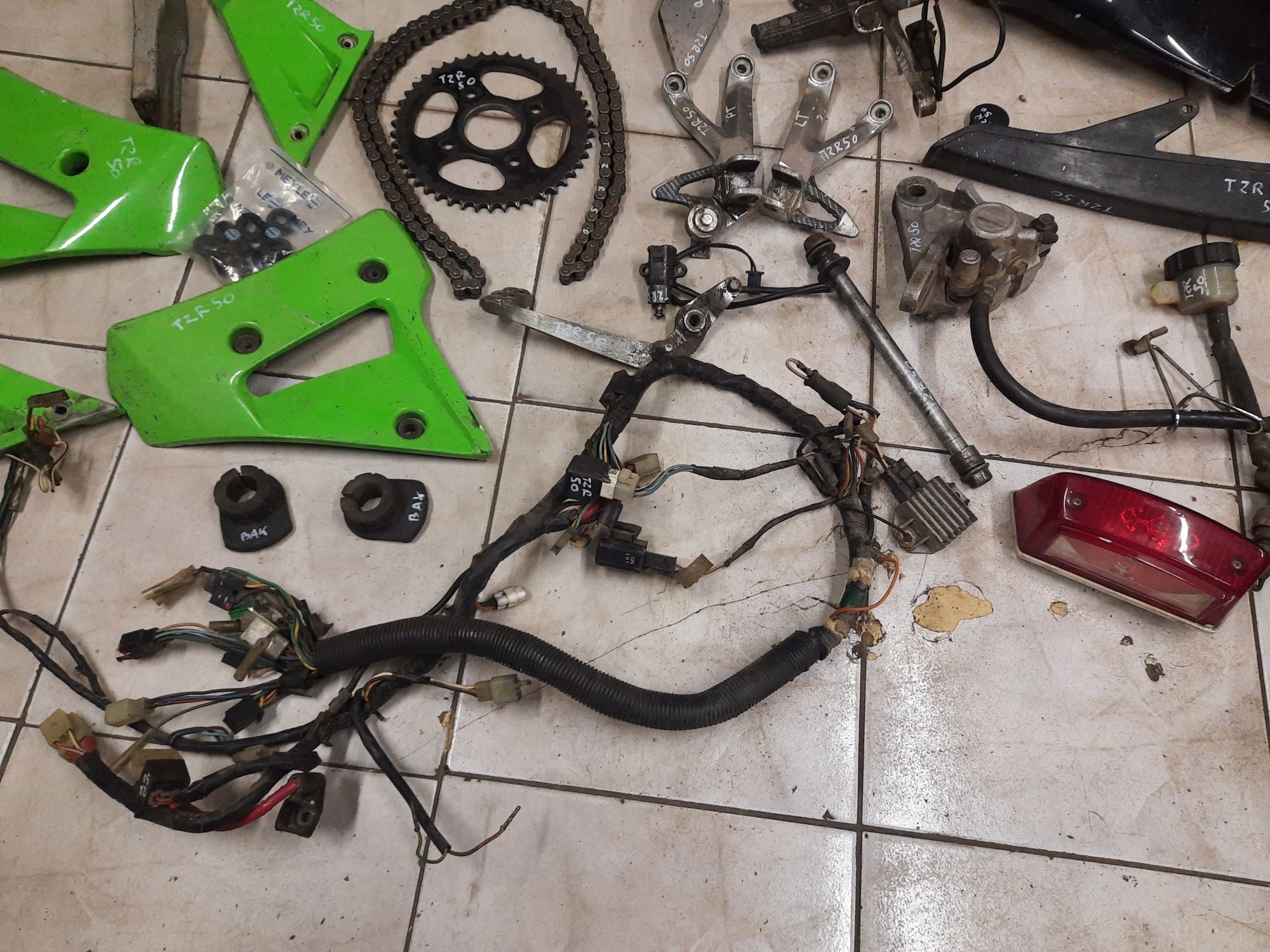 Yamaha TZR 50 4ba części 90-99 r siedzenie bak wahacz hamulec