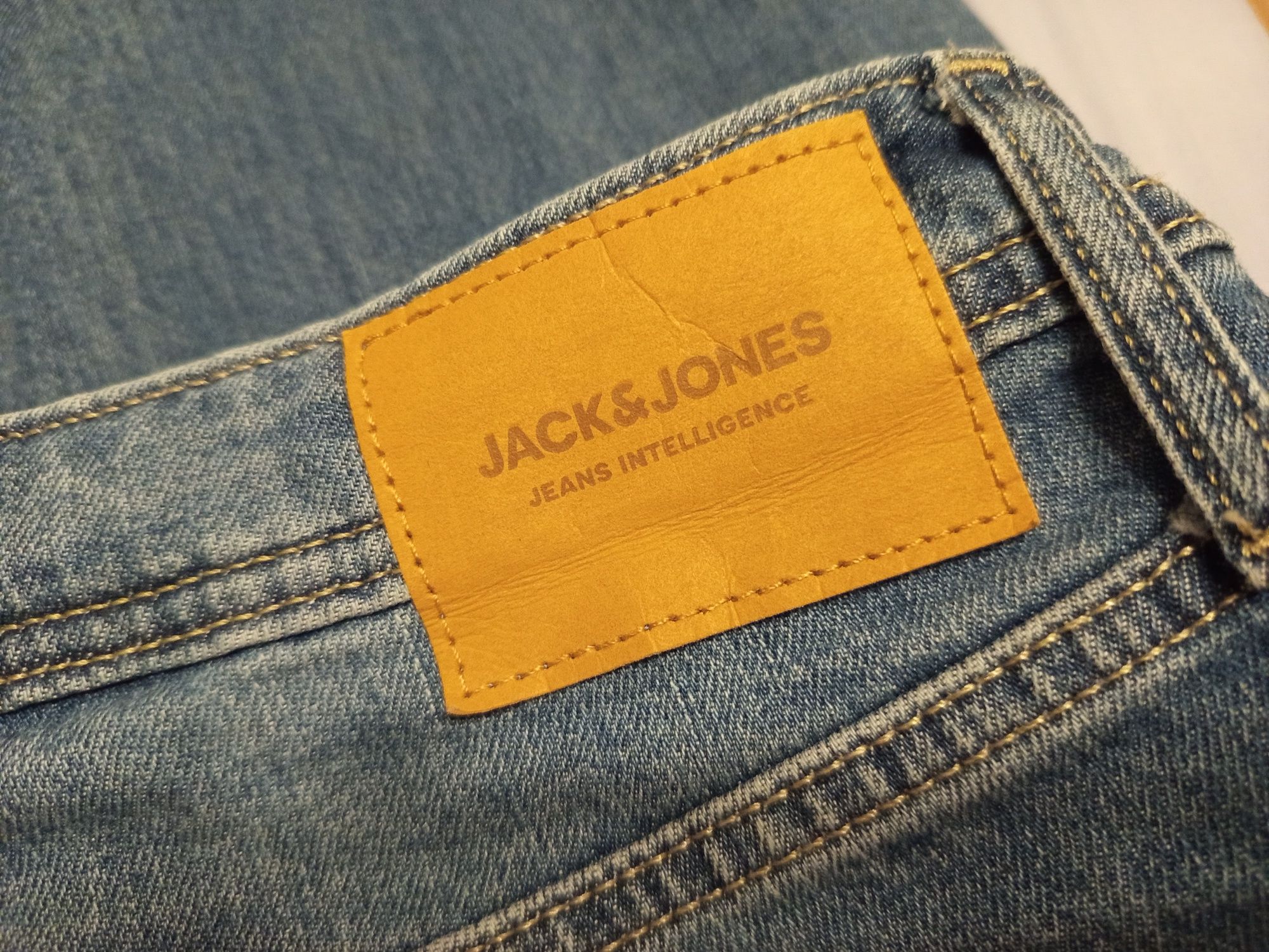Jack and Jones *** 36x32 *** W36 L32 *** TAPERED MIKE