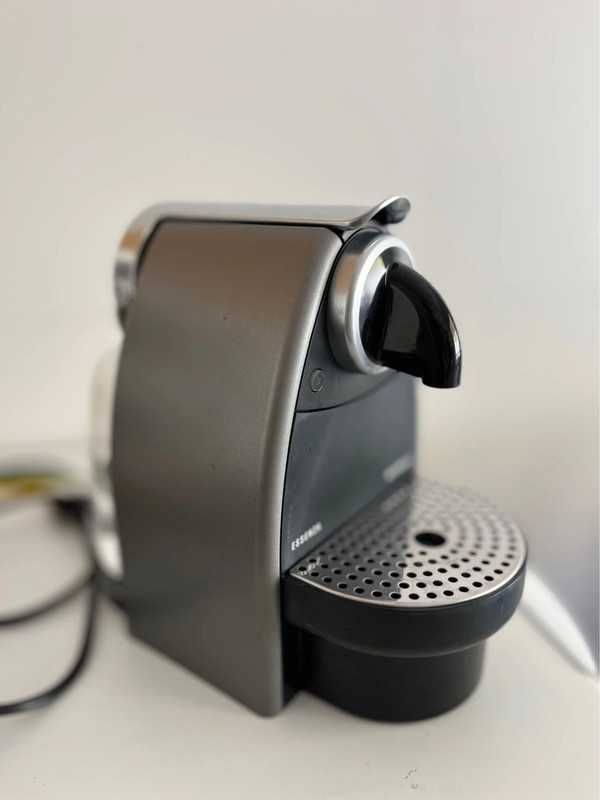 Nespresso Essenza Automatic - Maquina de café