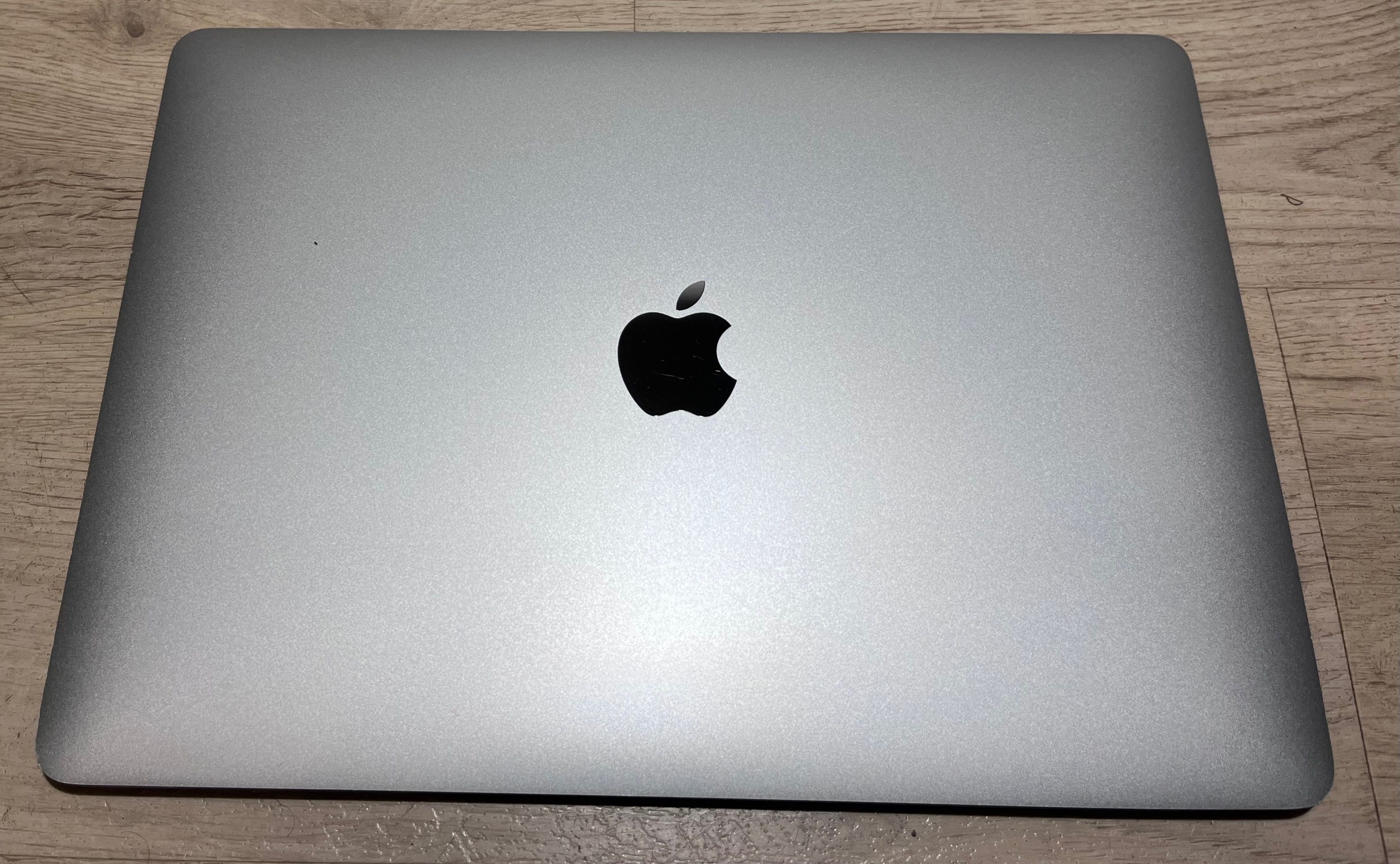 Apple MacBook Pro // A1708 // i5 // 16GB RAM // 256GB