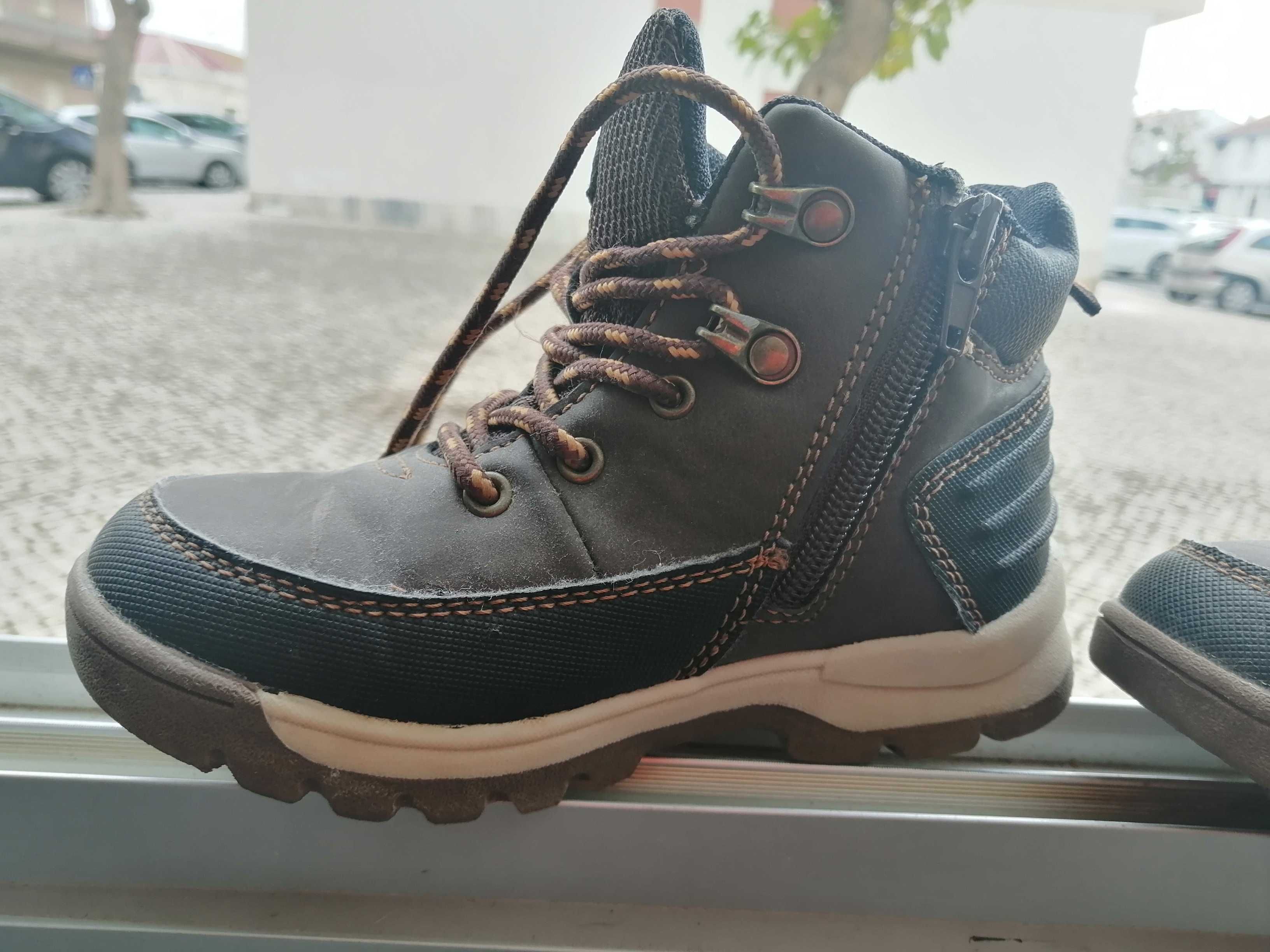 Botas Tamanho 28