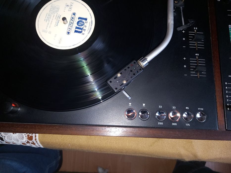 Gramofon Daniel ze wzmacniaczem