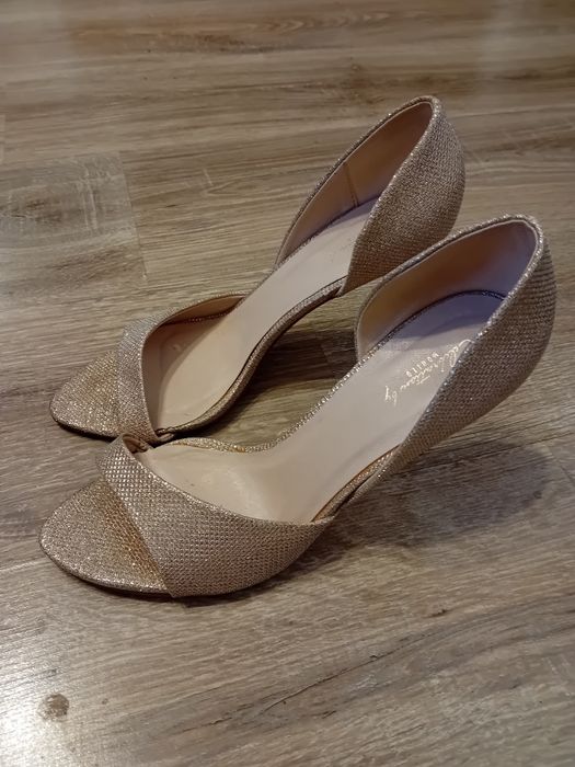 Buty na obcasie damskie