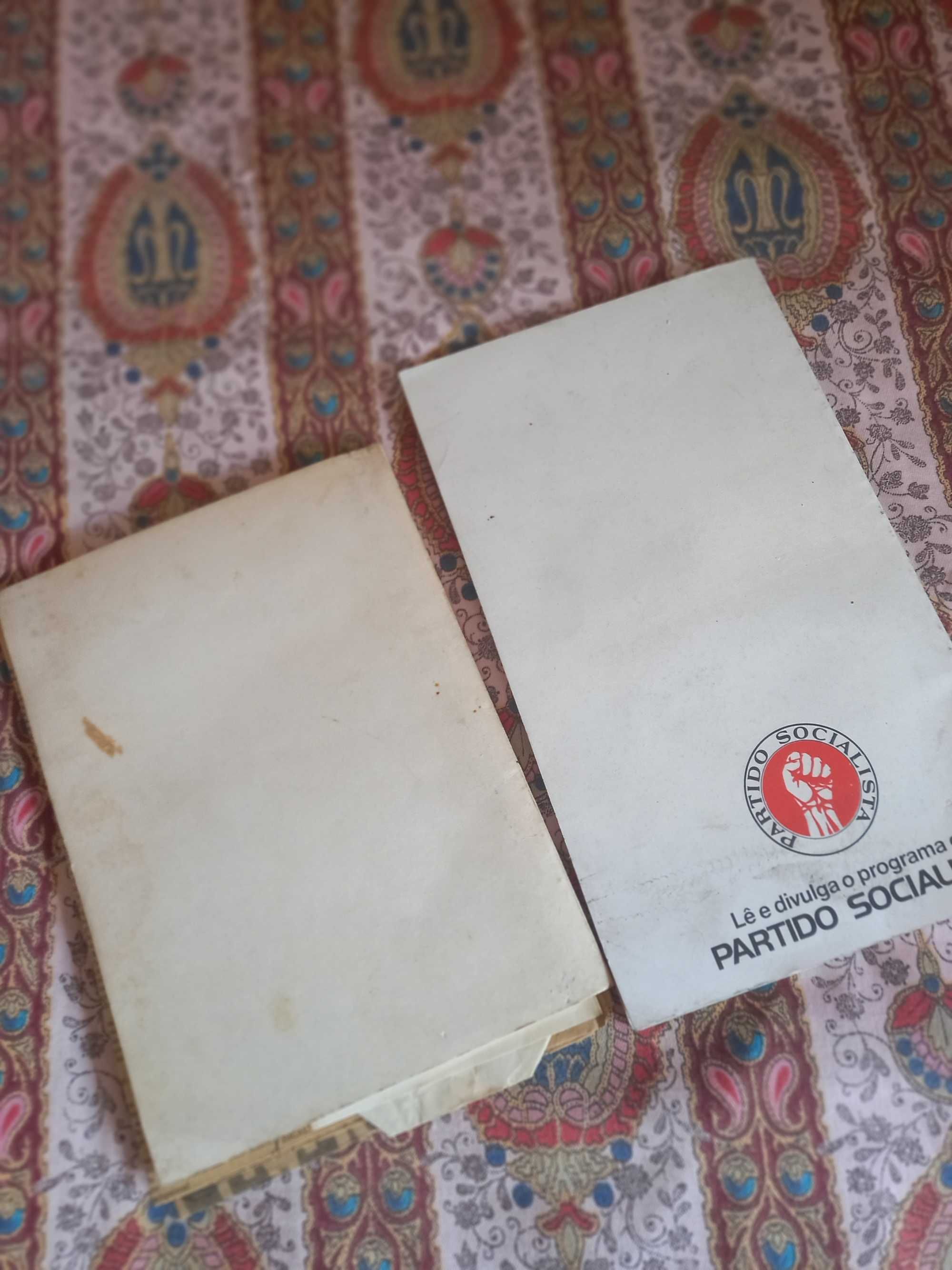 Dois livros folhetos do Partido Socialista em 1973 e em 1974