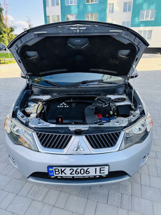 Mitsubishi Outlander XL