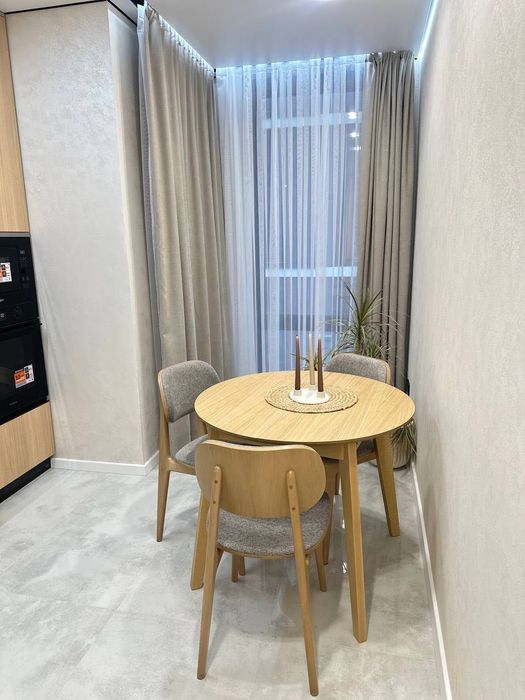 Продаж дизайнерської 1 км квартири поруч з озером