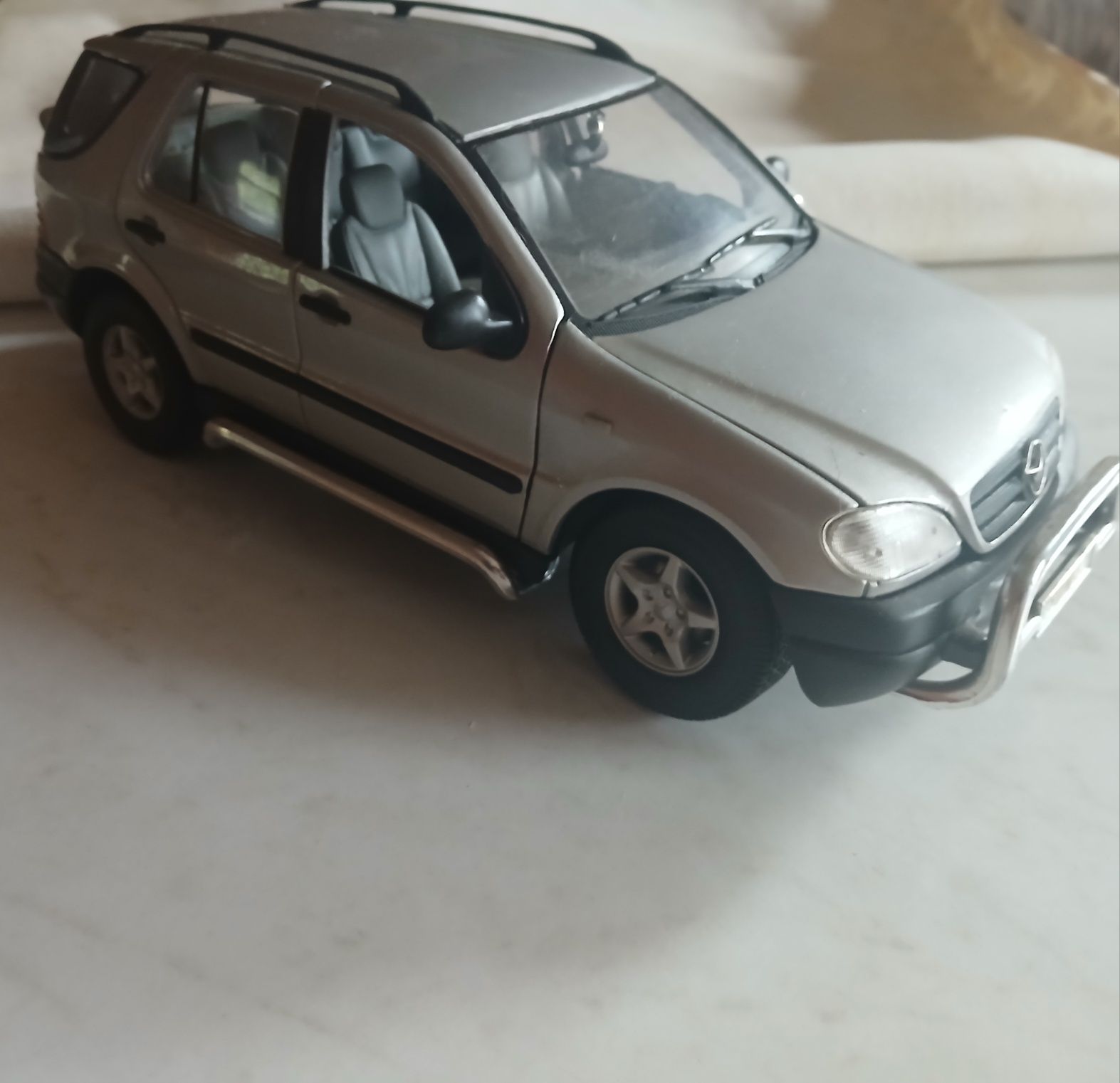 Mercedes Klasa ML 1:18